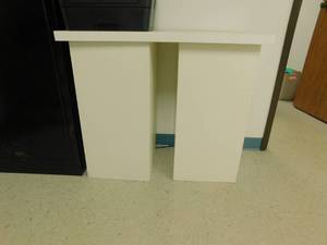 lot 426 image: Table  Stand