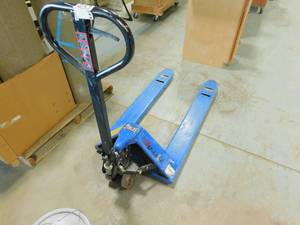 lot 457 image: HuLift Equipment PJCA2748 Manual Pallet Truck