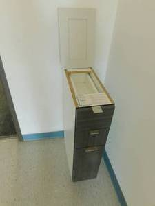 lot 470 image: Small 3 Drawer Cabinet