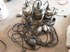 3-Flowtech Submersible Pumps & 3-Pump Switches