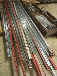 lot 415 image: HEAVY-DUTY SHELF BRACKETS AND TRACKS, ASSORTED SIZES