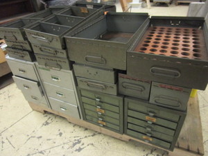lot 416 image: ASSORTED STORAGE BINS