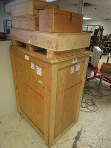 lot 427 image: LARGE WOOD CRATE, SMALLER CRATES