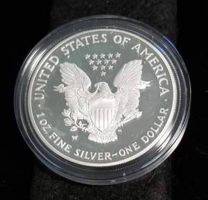 2005-W PROOF AMERICAN SILVER EAGLE IN AIRTITE 1 TROY OZ .999 FINE SILVER