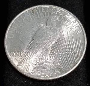 1925 PEACE SILVER DOLLAR UNC
