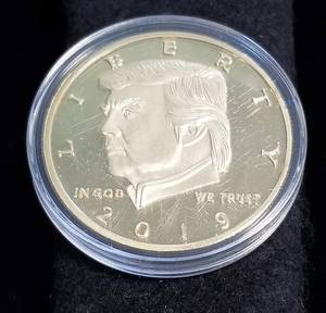 2 GOLD PLATED TRUMP ROUNDS 2019 2020 IN AIRTITES