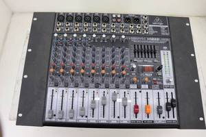 Behringer XI222 Amp