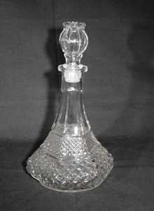 lot 14 image: Vintage Cut Glass Ship Captains Decanter with Stopper