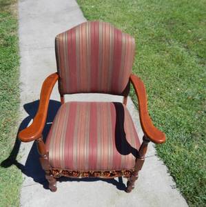 lot 66 image: Vintage Chair