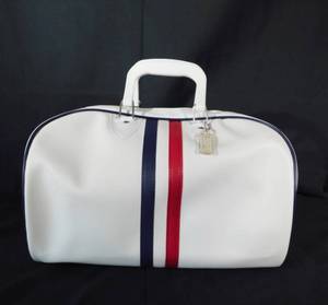 lot 9 image: Vintage White Naugahyde Travel Bag with White Zipper - New