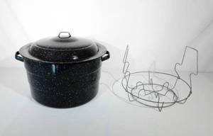 lot 103 image: Vintage Canning Pot with Insert