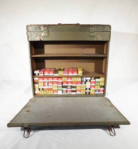 lot 33 image: Vintage CBS Hytron Tubes Service Repairmans Case with Vacuum Tubes