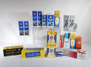 lot 82 image: Lot of Vintage Projector Lamps Small Lamps