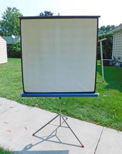 lot 80 image: Vintage Radiant Leader Projector Screen 40 x 40