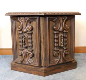 lot 114 image: Mid Century  Hexagon Storage End Table