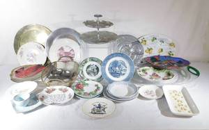 lot 158 image: Lot of Serving and Decorative Plates