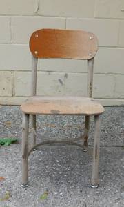 lot 167 image: Vintage J & J Tool & Machine Bela Classroom Furniture Childs Chair