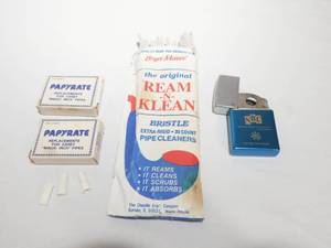 lot 172 image: Lot of 1 Vintage 1950s Wind Master Presidential Pipe Lighter and Accessories
