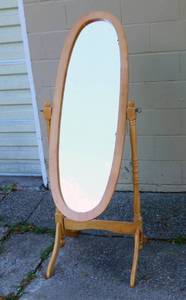 lot 166 image: Oak Floor Mirror