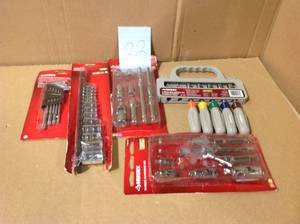lot 22 image: MIX LOT HUSKY TOOLS in good condition