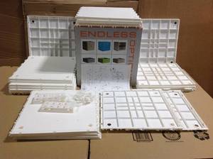 lot 12 image: iCube 27.5 in. W x 27.5 in. H White 4-Cube Modular Storage Organizer in good condition