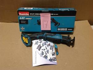 lot 17 image: 18-Volt LXT Lithium-Ion Cordless Variable Speed Lightweight Compact Reciprocating Saw with Built-in LED (Tool-Only) in good condition