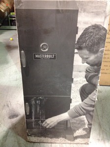 lot 109 image: Masterbuilt Pro MDS 230S Dual Fuel Smoker in good conditions