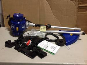 lot 78 image: Badger 31 cc Gas 4-Cycle Curve Shaft Attachment Capable Grass Hand Held Trimmer