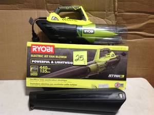 lot 25 image: 135 MPH 440 CFM 8 Amp Corded Electric Jet Fan Blower