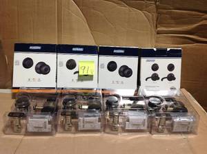 lot 91 image: SCHLAGE ENTRY DOOR DEDBOLT WITH GEORGIAN KNOB STYLE