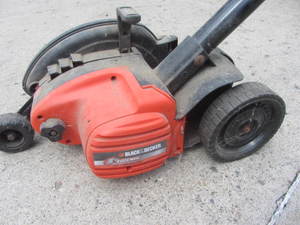 lot 53 image: B&D Sidewalk Edger, Trimmer