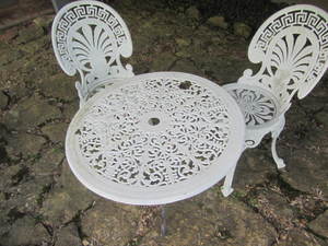 lot 70 image: Aluminum Patio Set