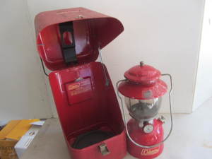 lot 16 image: Coleman Lantern