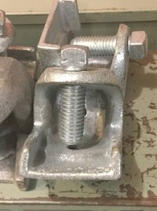 lot 42 image: I-beam Clamps SC 215 (Lot of 12 clamps)