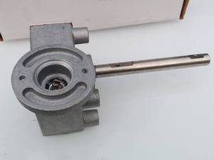 lot 28 image: D6107 transmission