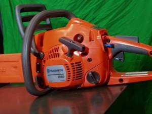 lot 22 image: Husqvarna 240 X-Torq Chainsaw