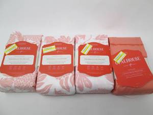 4 Standard pillow cases...