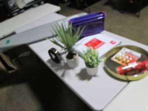 Lot of assorted housewares, see pic...