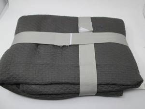 fieldcrest Matelasse coverlet...