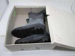 A new day size 7 boots...