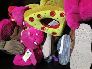 Lot of assorted kids shoes...