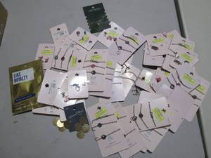 Lot of jewlery...