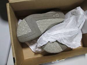 Elo size 7M sandals...