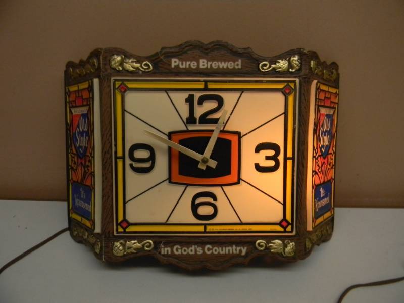 OLD STYLE BEER　ビンテージライトアップクロック VINTAGE 1976 OLD STYLE BEER TIFFANY STYLE CLOCK LIGHT - PLASTIC