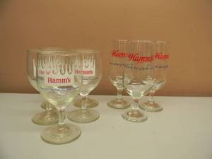 lot 31 image: VINTAGE HAMMS BEER GLASSES - SEE PICTURES