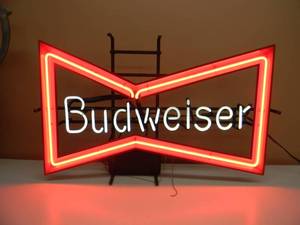 lot 38 image: VINTAGE BUDWEISER BOW TIE NEON LIGHT - WORKS - NICE - APPROX 31 BY 20 - SEE PICTURES