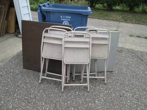 5 Chairs and 2 tables...
