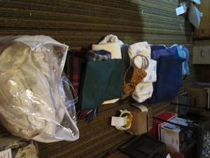 Lot of quilts, knitted bankets and ...