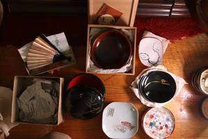Lot of Japanese decorative pieces a...