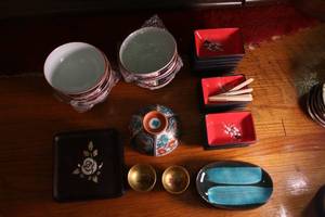 Lot of Japanese decorative pieces a...